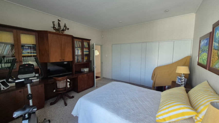 4 Bedroom Property for Sale in Summerstrand Eastern Cape